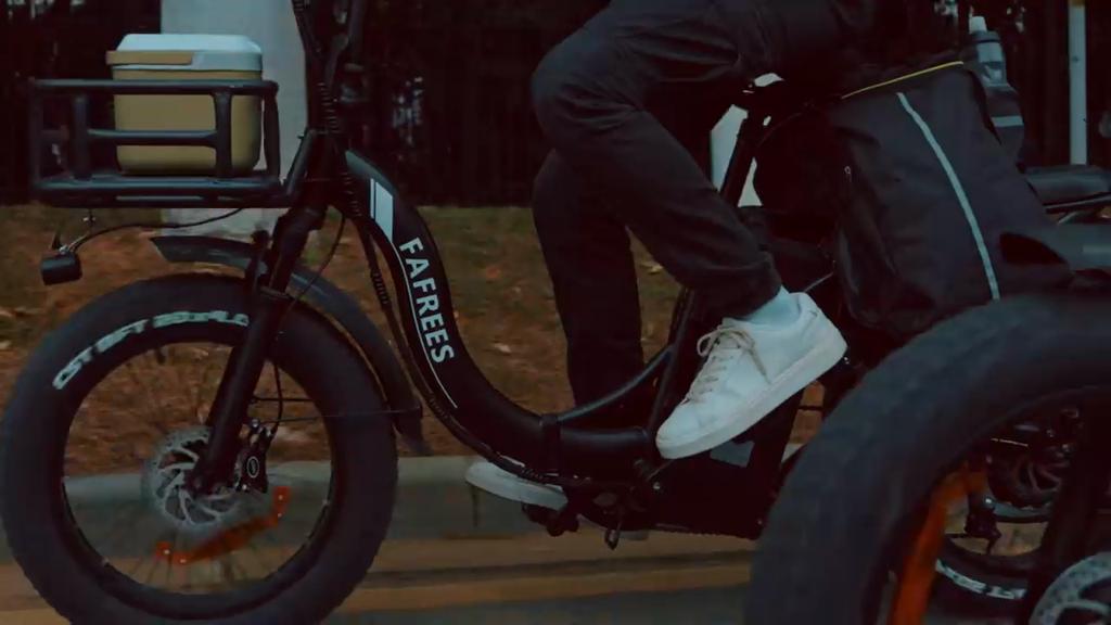 Электрический велосипед складной FAFREES 20" 750 Вт мотор максимальная скорость 45 км/ч 48 В 30 Ач максимальный запас хода 200 км F20 X-Max