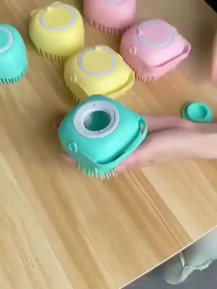 Make Pet Bathing Easy with This Cute Silicone Shower Brush - Ideal for Dog & Cat Massage, Cleaning & Bathing!