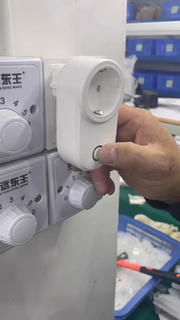 433MHz RF Remote Electric Smart Socket Switch with Remote Control 220V 15A EU Plug Universal ON/OFF Control for Home Appliance/Lamp/Fan Plug