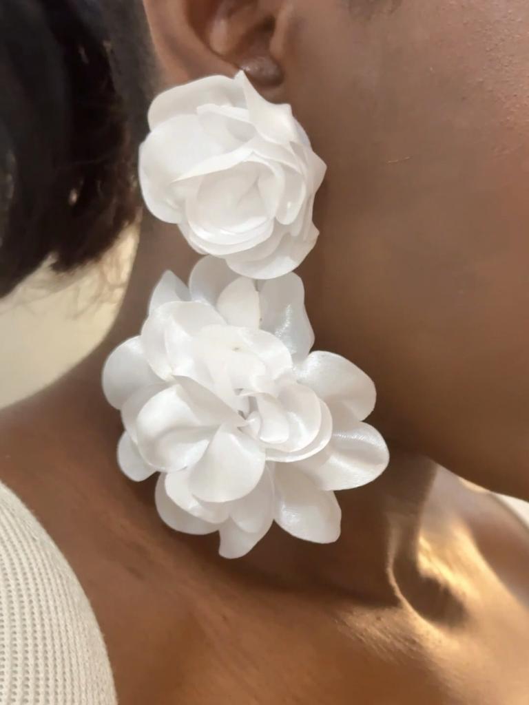 2 шт. европейские модные полихромные имитационные 3D-цветочные висячие серьги-гвоздики для женщин и девочек, свежие большие цветочные праздничные украшения для вечеринок