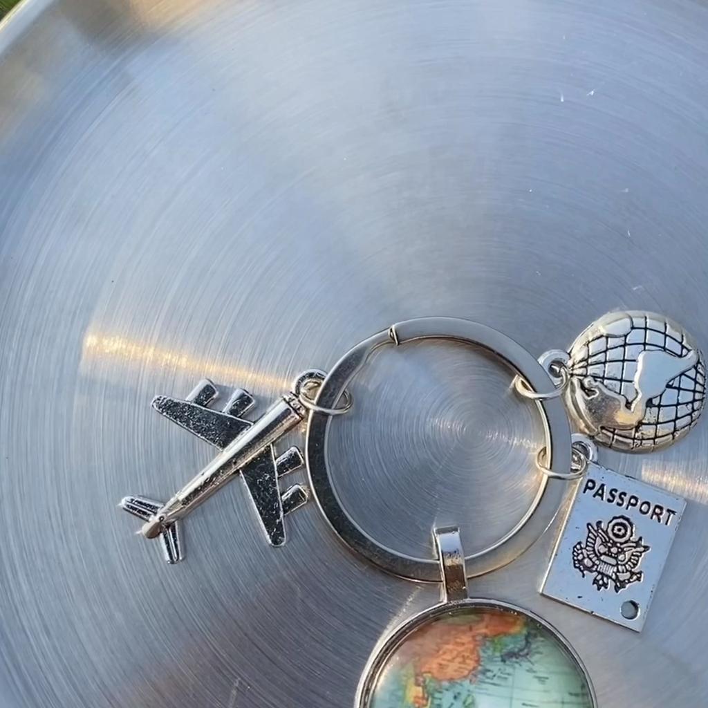 1PC Travelling Keyring Plane Passport Earth Keychain Accessories Traveler Gift