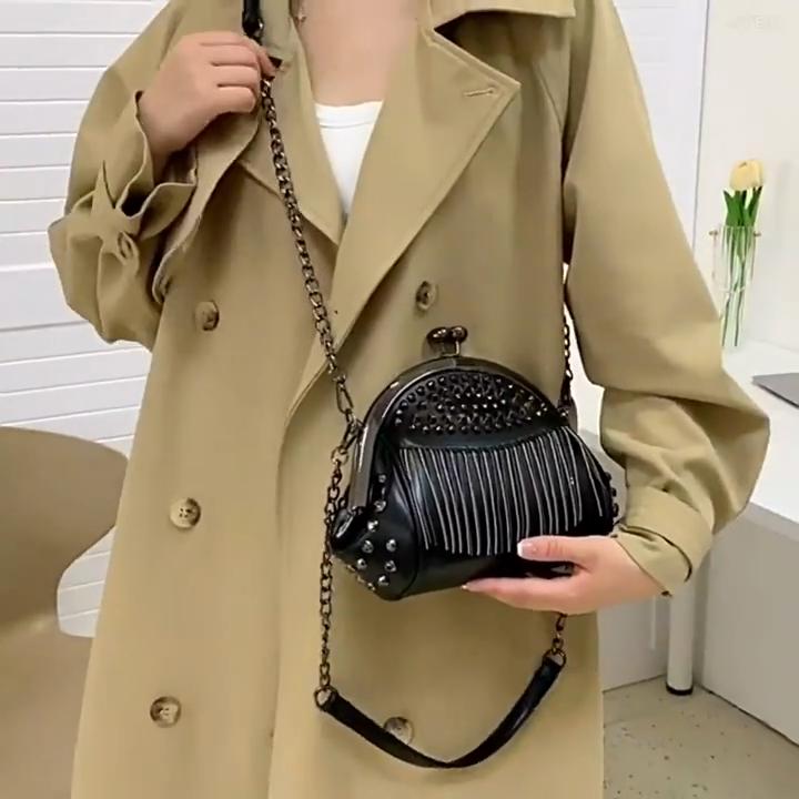 Модная новая сумка через плечо с заклепками и кисточками на цепочке, женская сумка из искусственной кожи, сумка через плечо на одно плечо, модная сумка-ракушка с зажимом