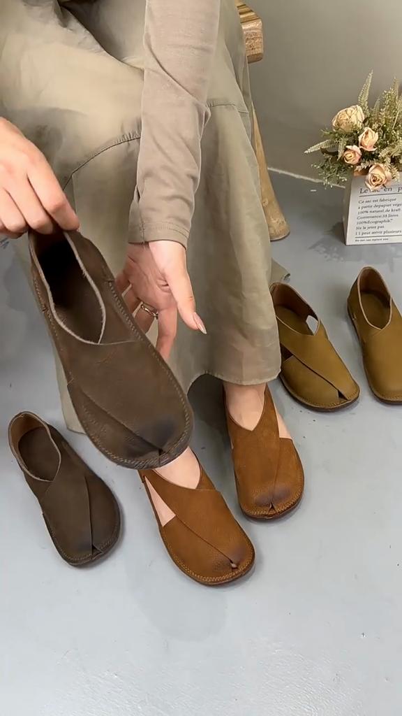 Johnature Genuine Leather Soft Soled Women's Flat Shoes Retro Loafers Versatile Round Toe Comfortable Slip-on Shoes