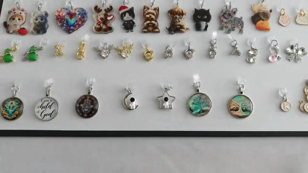 Creative Christmas Hat-Wearing Stick Figure Phone Dust Plug, Effectively Prevents Dust, Provides Thoughtful Protection for Phone Ports