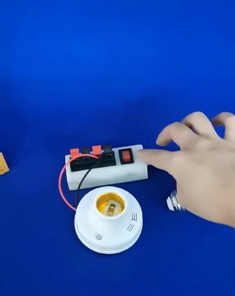 Патрон для лампы E27 с винтовым цоколем, звуковым голосовым управлением, переключателем с задержкой, адаптер патрона для лампы, держатель для светодиодной лампы, 110-240 В, патрон для лампы E27