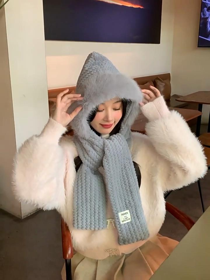 Autumn and Winter Plush Hat, Women's Large Head Circumference, Windproof Ear Protection Scarf, Integrated Hooded Thickened Warm Wool Hat