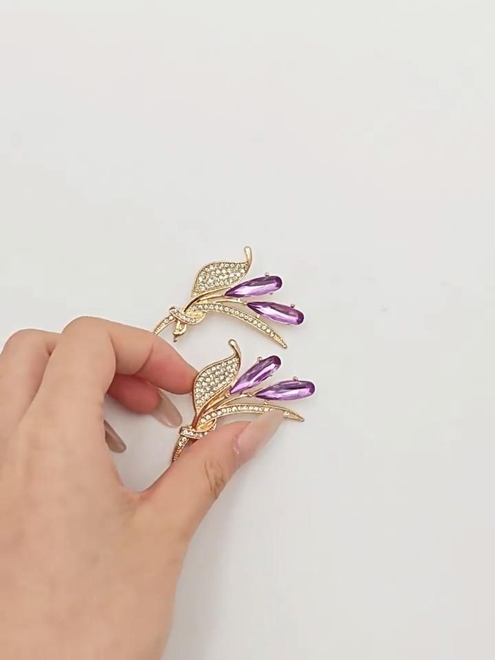 Metal Brooch Pin Ear of Wheat with Rhinestone, Faux Purple Crystal Suit Lapel Pin, Dainty Jewelry for Coats Sweaters Scarves Decorative