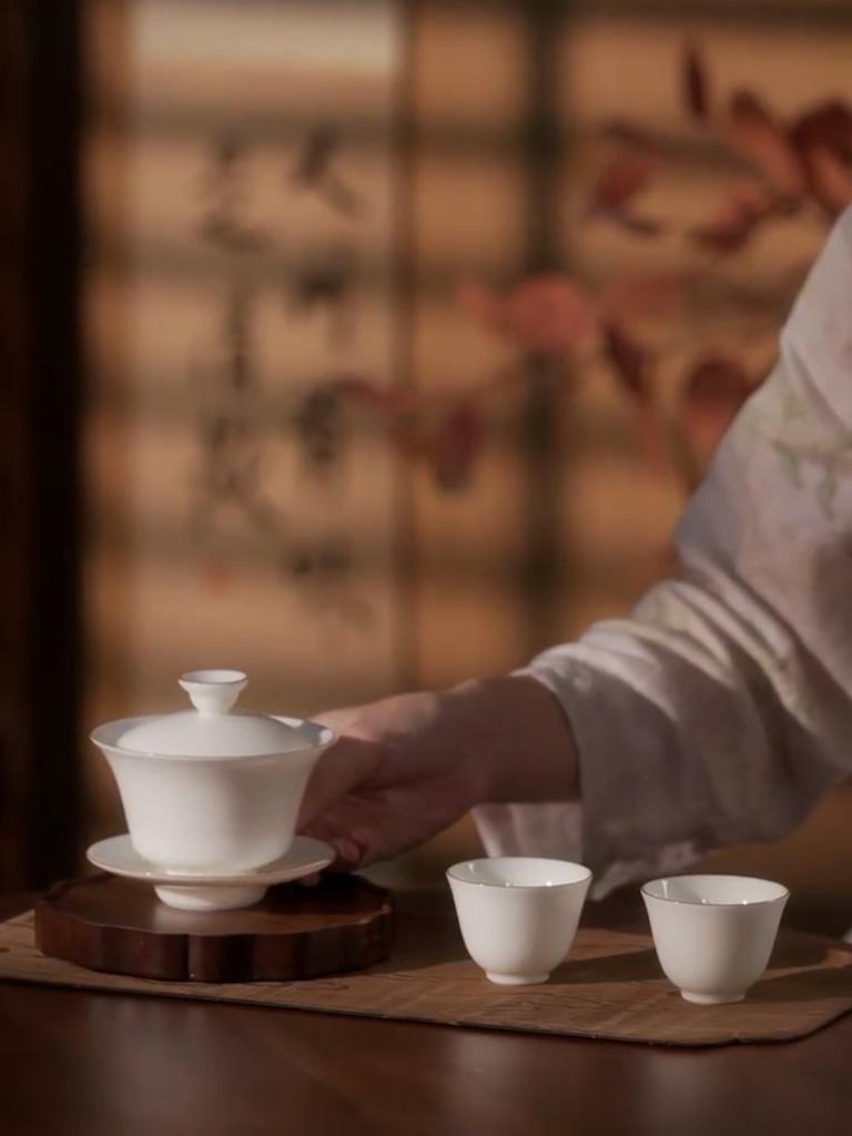 Mengku Rongshi The Puer 2007 Speciality Qing Bing Raw Pu-erh Tea 400g