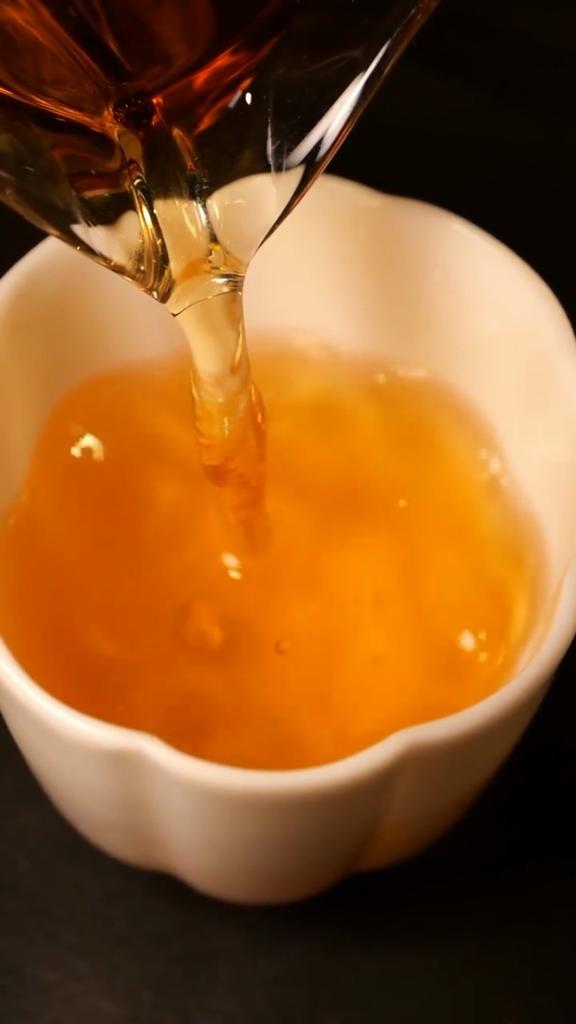 357g Top Island Old Tree Pressed Pu-erh Tea Collection Aging Tree Raw Puer Tea