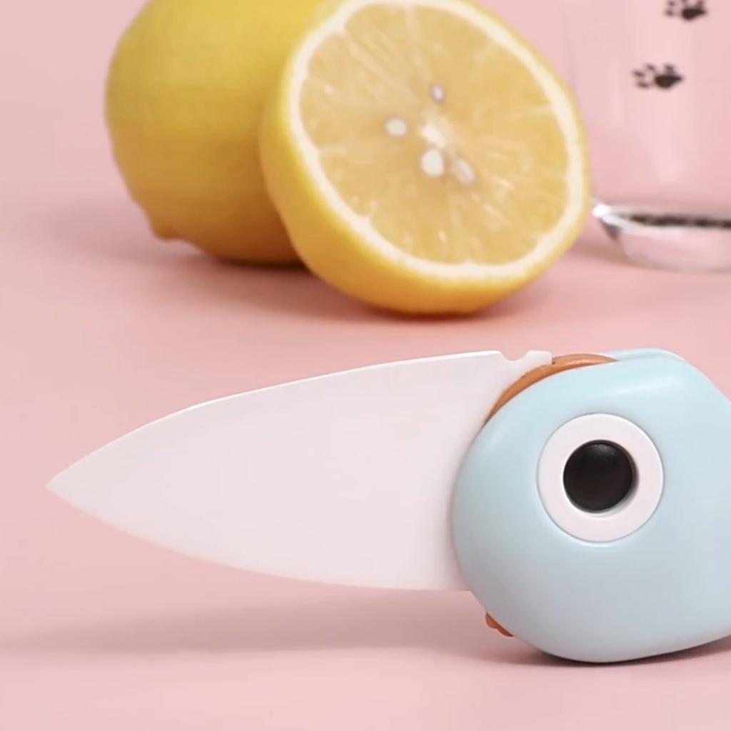 Penguin Creative Cartoon Ceramic Knife Folding Knife Fruit Knife Kitchen Knife Portable Small Knife Peeling Knife