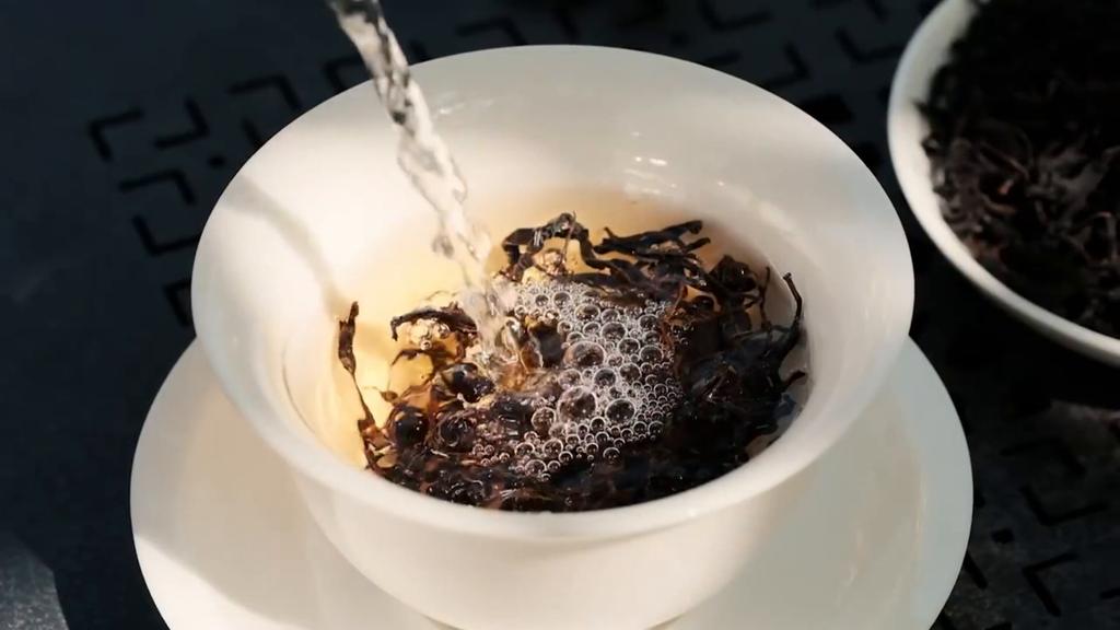 2016 Yunnan Menghai Dayi 7752 1601 Shu Pu Er Pu'er Tea 357g Ripe Puer Tea Cake