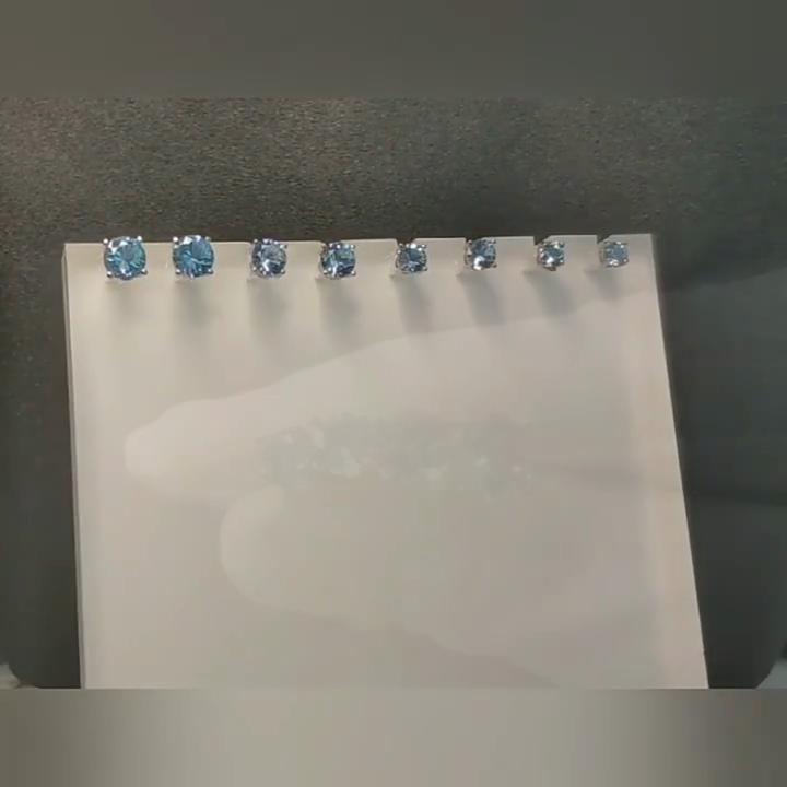 Серьги-гвоздики из 925 стерлингового серебра с изумрудным камнем