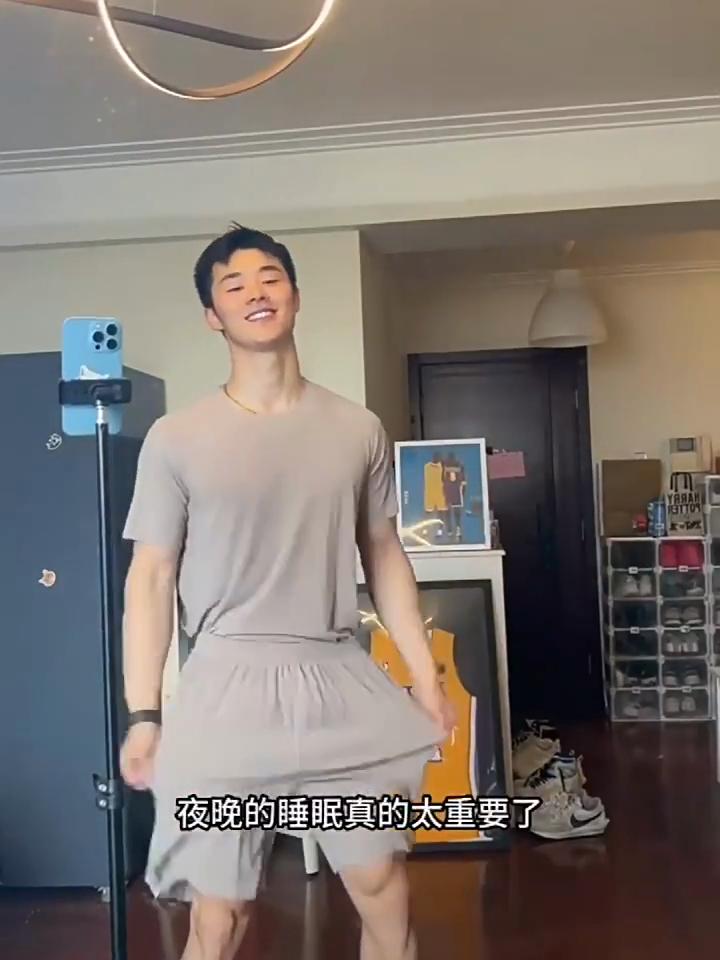 Men‘s Oversized Ice Silk Suits Sleepwear Pyjamas Shorts Short Sleeve T-Shirts Tops Summer Clothes Outfit Fitness Work Out Suits For Men