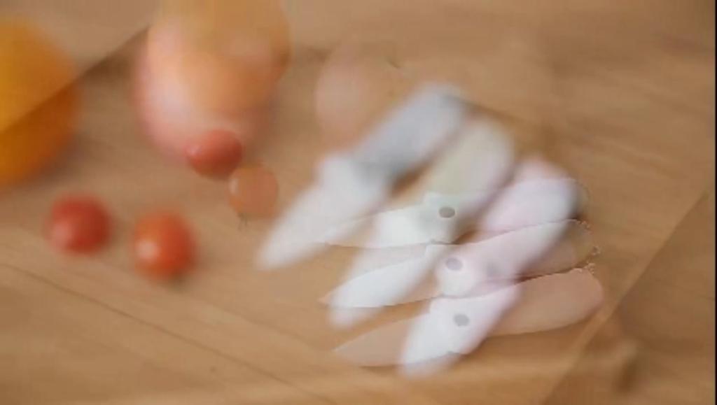 Cute Cartoon Ceramic Cutter Plastic Handle Folding Fruit Knife Kitchen Kids Auxiliary Knives Mini Portable Sharp Knife Peeler