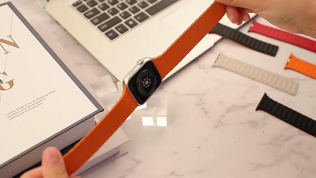 Magnetic Loop for Apple Watch Band 46mm 49mm 45mm 44mm 42mm 41mm 40mm 38mm Silicone Bracelet iWatch Series 10 9 8 7 6 5 Se Ultra 2 Strap