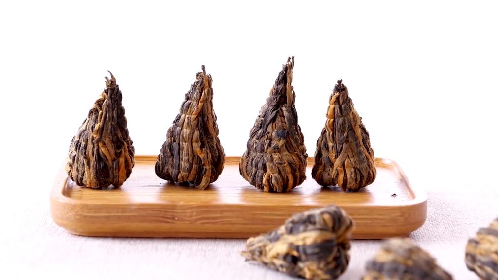 Китайский Юньнаньский красный чай Черный чай «Красная башня» ручной работы Черный чай особого сорта