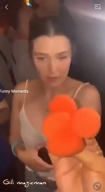 1set Small Sponge Brother with 4pcs Sponge Balls Magic Tricks Stage Street Illusions Gimmick Accessories Props Joke Penis Toys