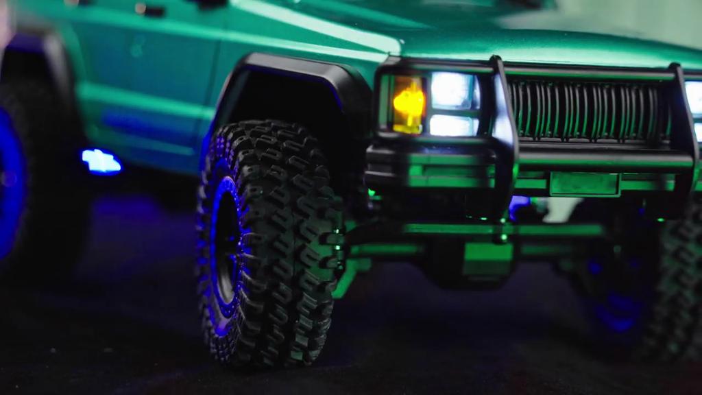 C8809 1/18 RC Car 2.4G Remote Control Crawler 4WD Electric Climbing Off-Road Model Car Toys for Children