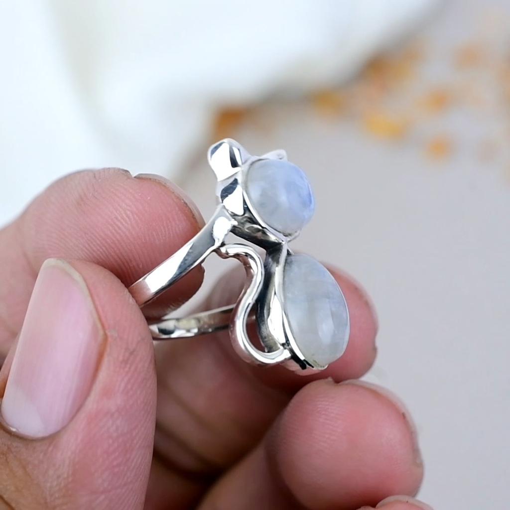 Кольцо с радужным лунным камнем из серебра 925 пробы для женщин