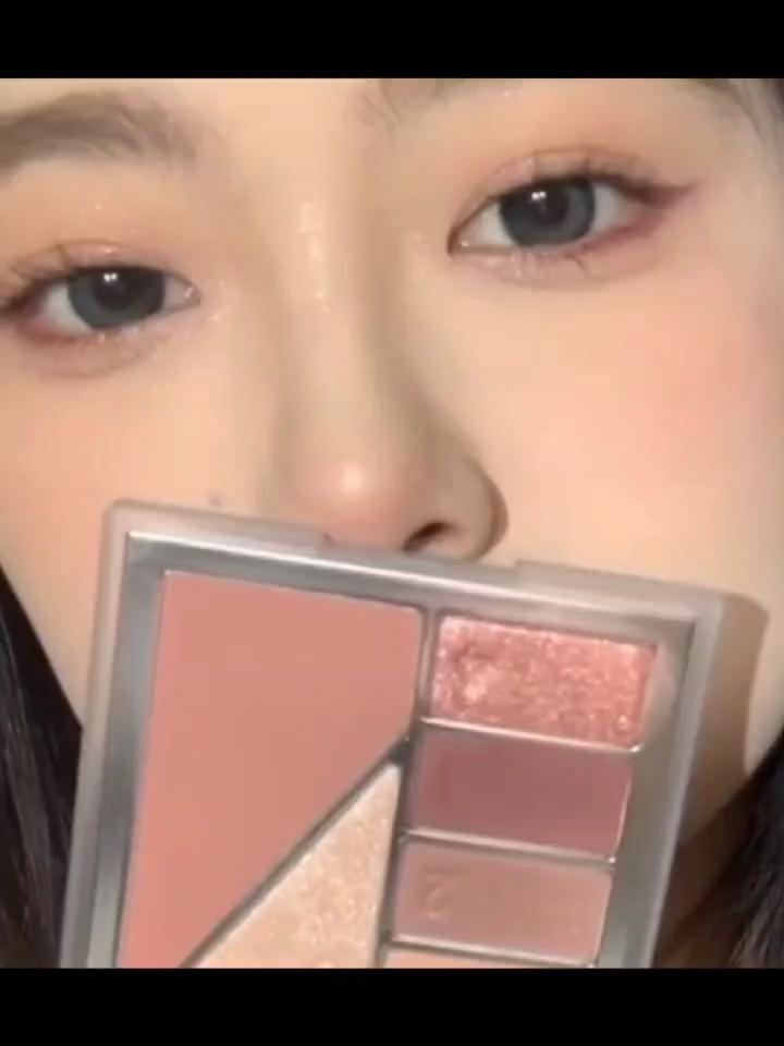 Contouring Tray All-in-one Eyeshadow Tray Glitter Shimmering Earth High Gloss Blush Blush Tray Long-lasting Waterproof Student Makeup Beauty Products