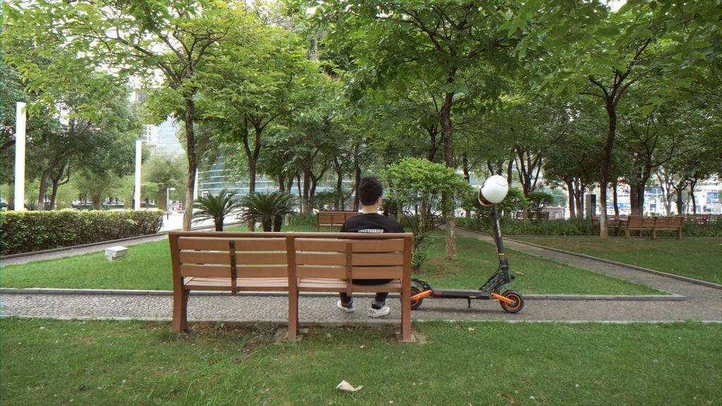 KuKirin G2 PRO 600W Foldable Electric Scooter with 48V 15.6Ah Battery, 58km Range, 45km/h, 9-inch Tires, Portable Electric Scooter