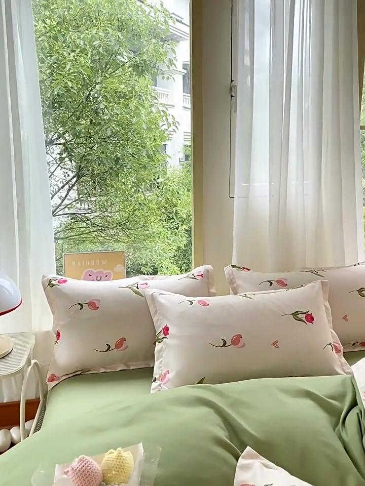 Bedding Four-piece Set Printed Bed Sheet Quilt Cover Pillowcase Set