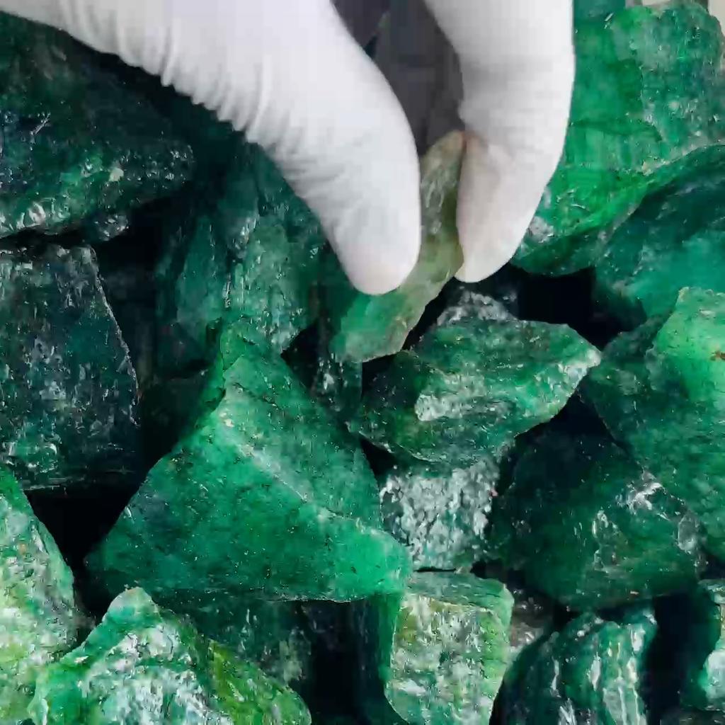 Natural Green Emerald Loose Gemstone 1369 ct Raw Rough for Collection for Gemstone Collections