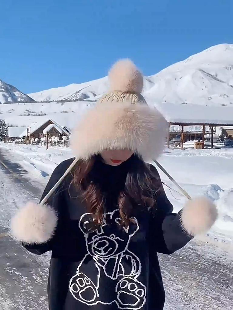 Winter Women Real Fox Fur Hat Fashion Casual Outdoor Warm Knitted Hats Girl Lovely 100% Natural Fox Fur Ear Cap Bomber Caps
