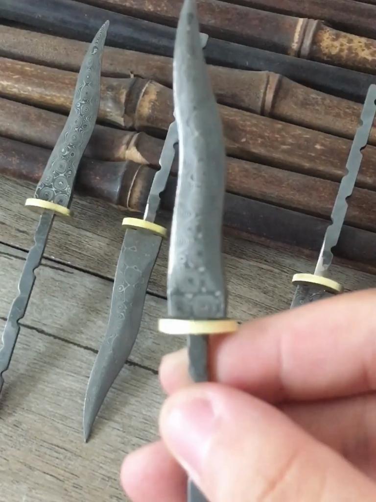 1PCS Semi-manufactures Rosette Damascus Steel Pu 'er Tea Knife Billets DIY Fixed Blade Knife Needles Supplies