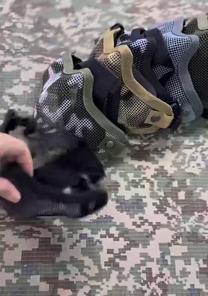 V1 Double‑Strap Steel Wire Half Face Mask, Camo Tactical Protective Mask for CS Airsoft Wargame Training
