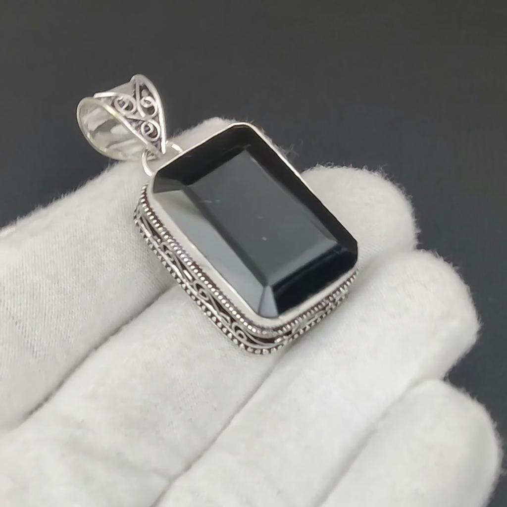 Серебряный кулон с драгоценным камнем из черной шпинели, серебро 925 пробы — дизайн ручной работы, повседневные украшения, уникальный кулон, праздничный подарок