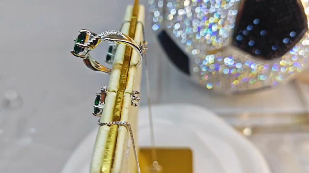 Umcho Драгоценный камень Изумрудное кольцо Подвеска Серьги-гвоздики Комплект ювелирных изделий из стерлингового серебра 925 пробы