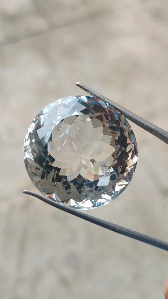 71 Carat Round Cut Beautiful White Glass Stone, Loose Stone, 27 MM Size Round Stone.