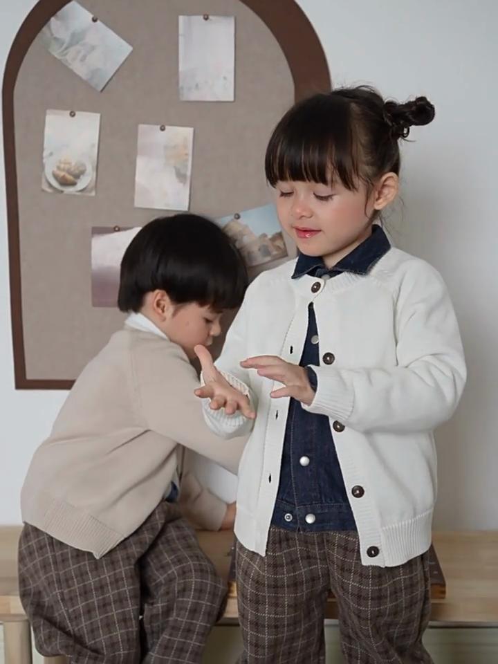 Spring and Autumn Children's Clothing Round Neck Solid Color Children's Knitted Cardigan All-match Cotton Sweater Long Sleeve Jacket
