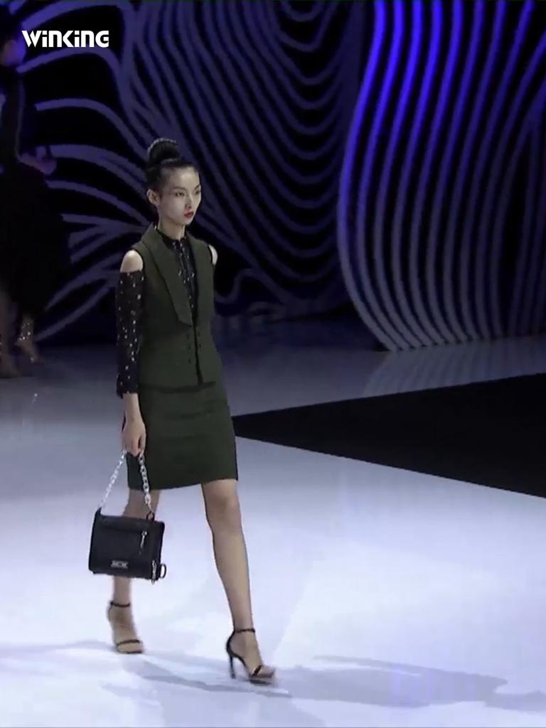 Men Women Chain Single Shoulder Bag Foldable Messenger Bag Chain Casual Plaid Chest Bag Small Crossbody Bag Waterproof Black