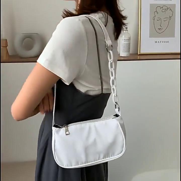 Женская сумочка на ремне