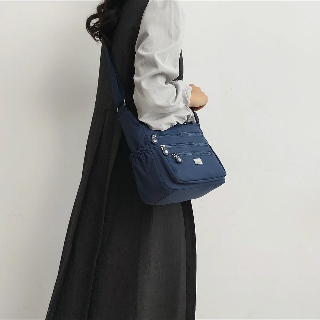 Large Capacity Water-Repellent Nylon Bag Women's Shoulder Crossbody Bag Multi-Pocket Middle-Aged Mother Bag
