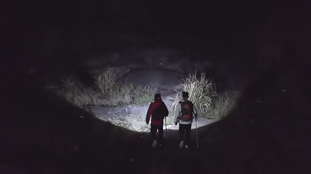 Super Bright LED Flashlight Rechargeable Type C 9000 mAh XPH90 COB Torch Light with Digital Display for Outdoor