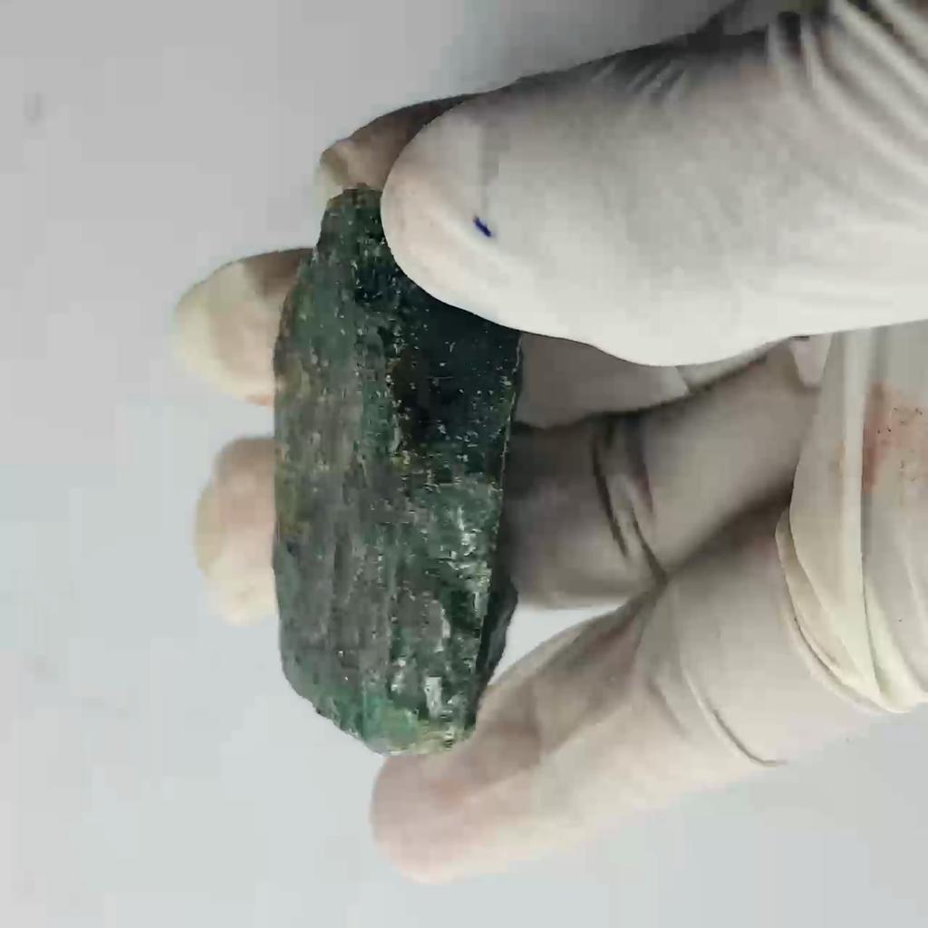 1155 Ct Natural Uncut Green Emerald Certified Rough Loose Gemstone Free Delivery