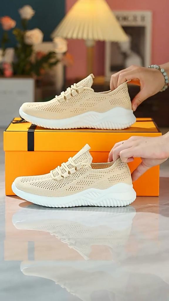 Women's Summer New Single Shoe Lightweight Soft Soled Women's Shoes Mesh Perforated Casual Sports Shoes