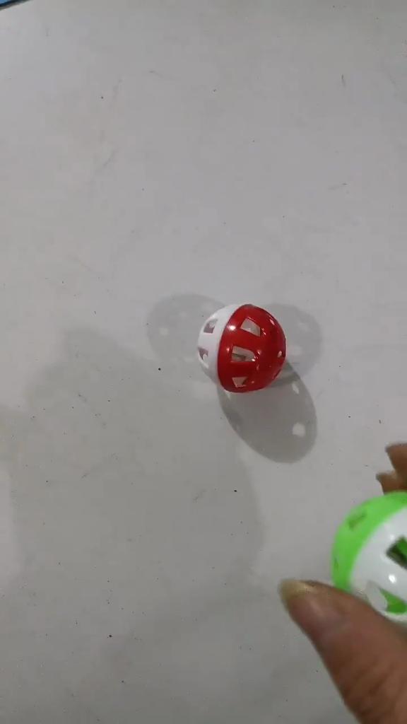 Игрушка для кошки мяч со звонким колокольчиком интерактивная игрушка для кошки разноцветный пластиковый полый игрушечный мяч товары для питомцевУпаковка из 3 мячей