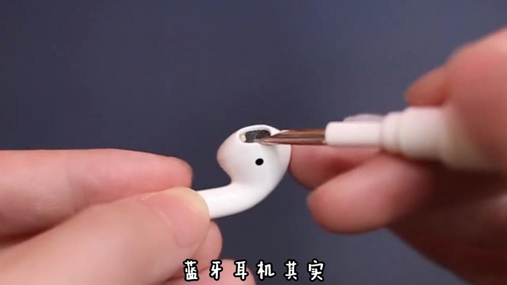 Ручка для чистки Bluetooth-наушников Многофункциональный инструмент для удаления пыли Щетка для чистки наушников для AirPods/Наушников Портативный гигиенический набор аксессуаров