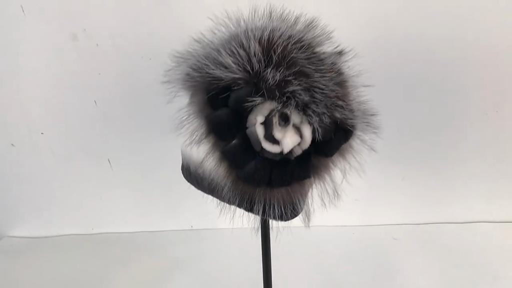 Luxury Warm Real Fox Fur Bomber Hat Female Winter Hand Knitted Real Rex Rabbit Fur Hats Women Outdoor Rex Rabbit Fur Flower Cap