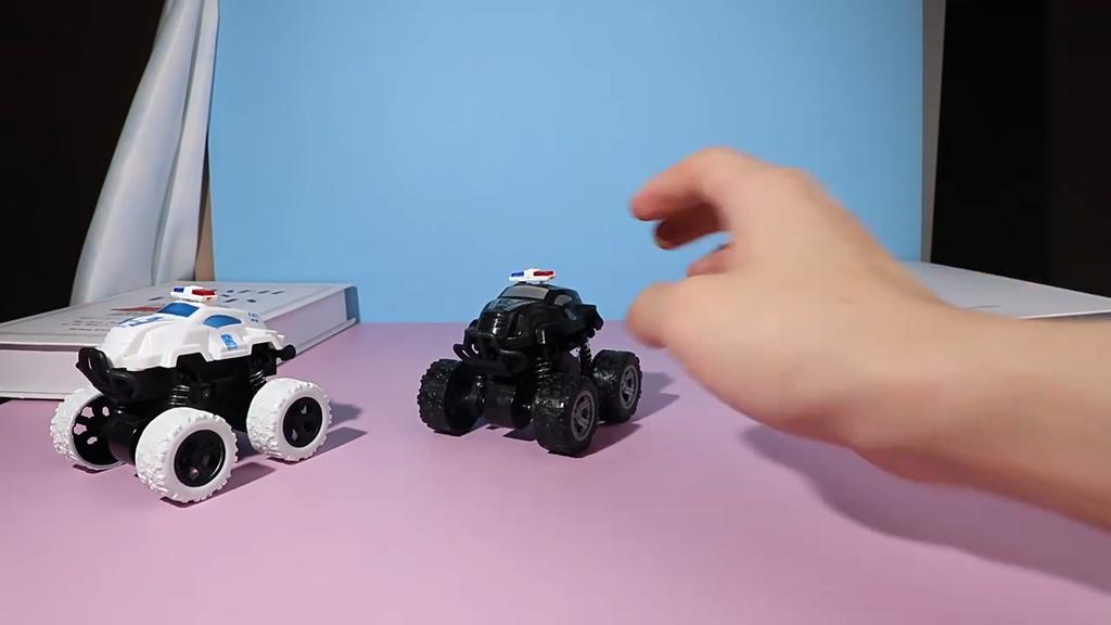 Police Off Road Vehicle Toy With Inertial Movement Non Battery Interactive For Children