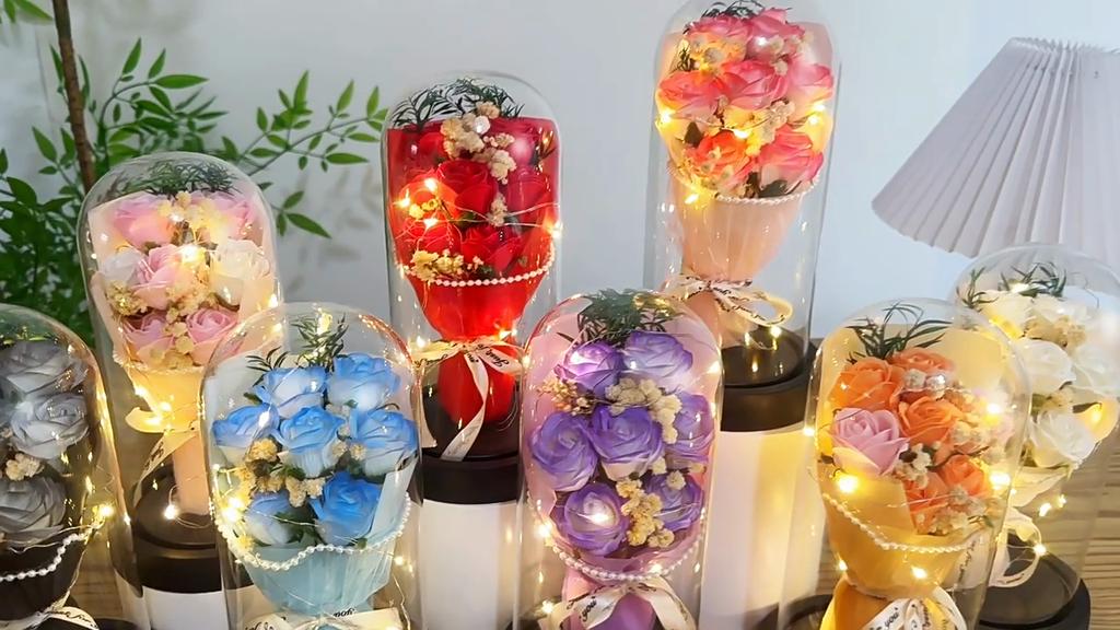 Everlasting Rose LED Glass Dome Bouquet Romantic Illuminated Ornament Perfect Valentine's Day Christmas Home Decor Romantic Gift