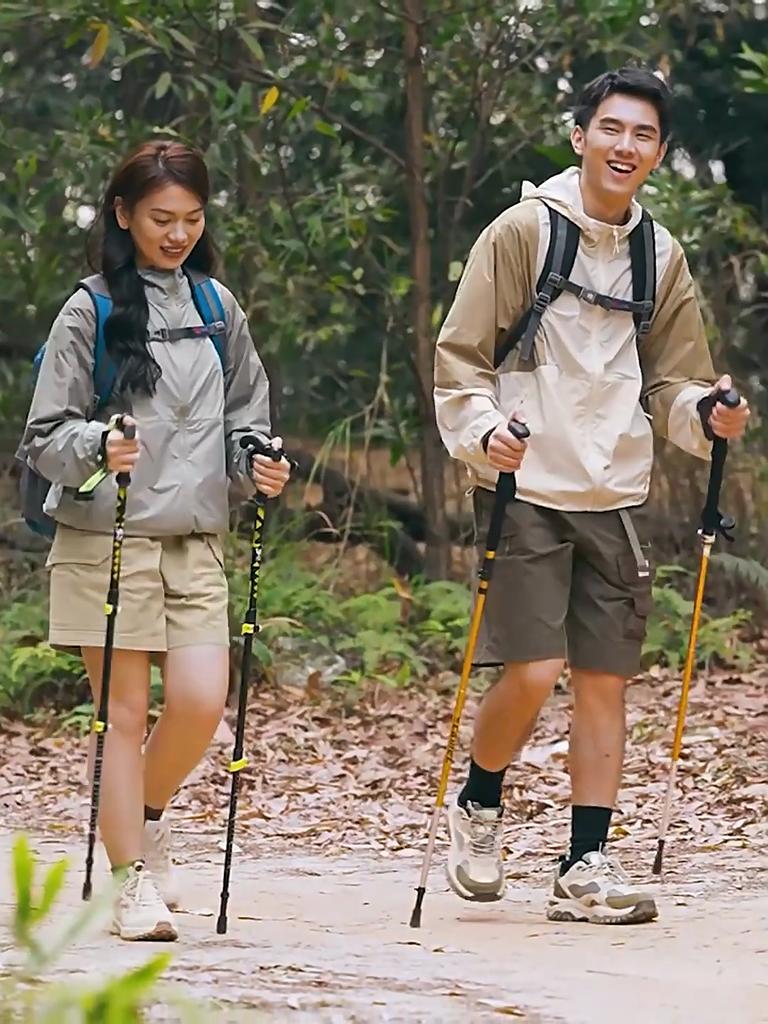 CAMEL Outdoor Waterproof Backpack, Mountaineering, Large Capacity, Hiking Backpack, Navy Blue