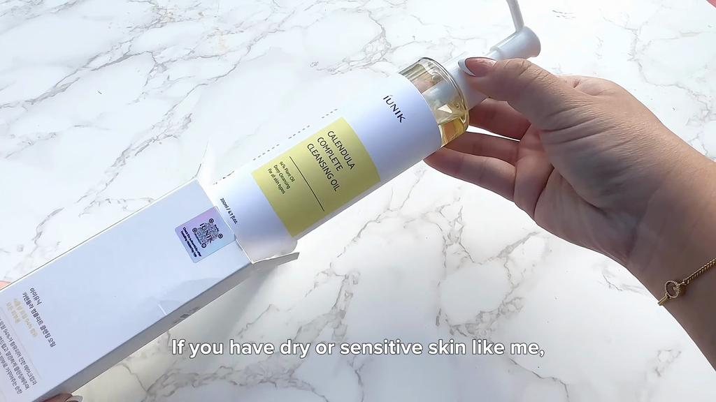 IUNIK Полное очищающее масло с календулой 200 мл