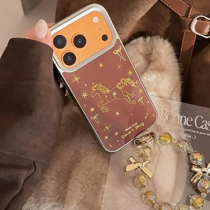 Креативный золотой чехол-браслет с пони для iPhone 16, iPhone 17, iPhone 17 Pro Max