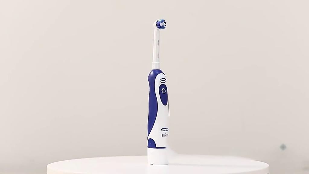 Oral B Electric Toothbrush 7600s Rotating Precision Clean Battery Type Sonic Toothbrush for Adult with Travel Case