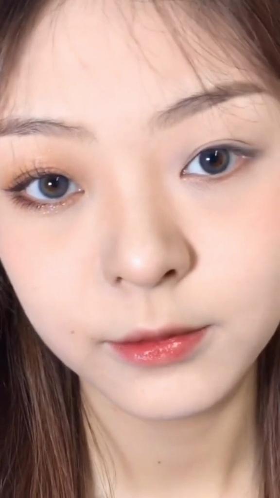 Mascara, Waterproof, Long Lasting, Long Eyelashes, Not Easy To Fall Off, the Brush Head Is Long and Thin, Natural, Soft.